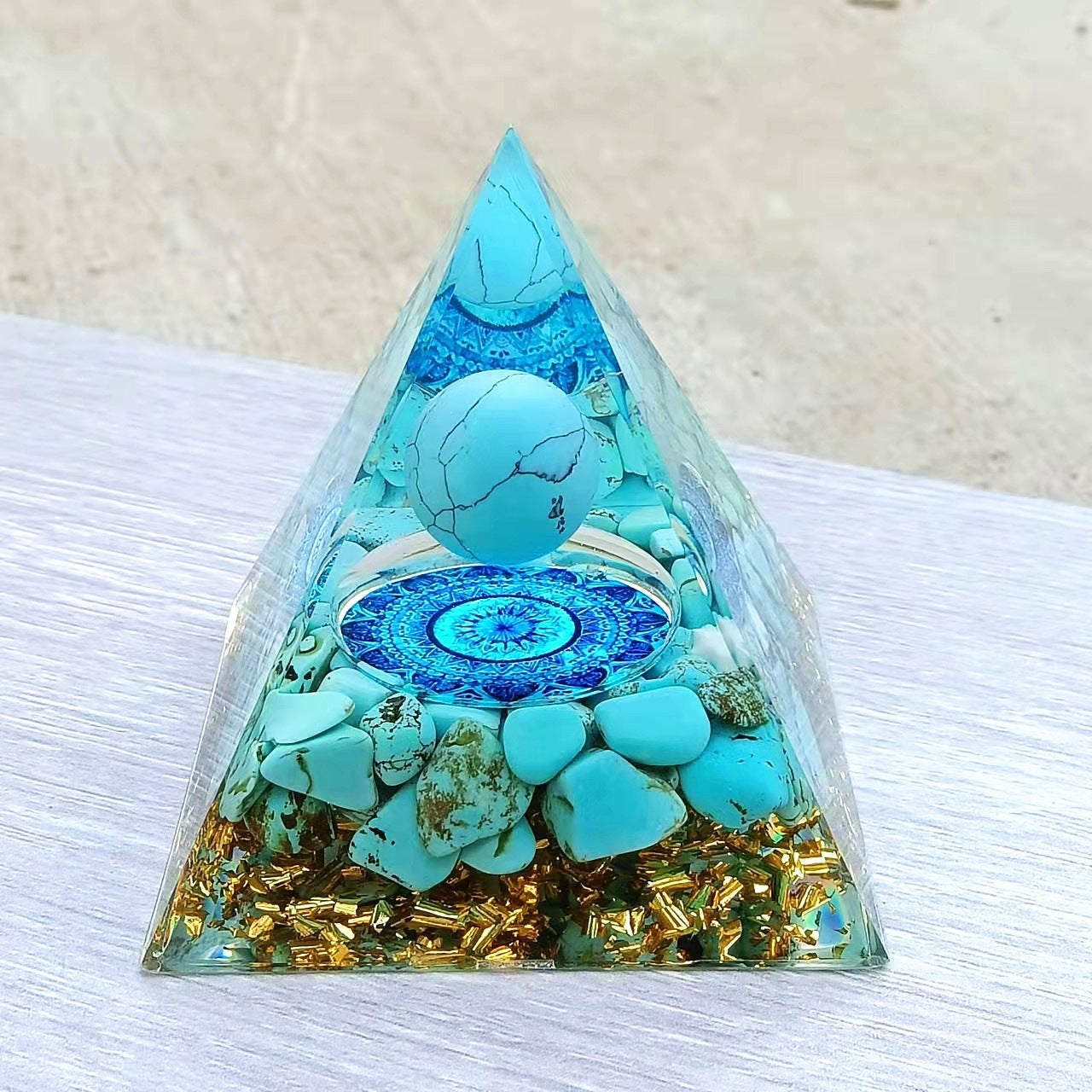 Attract money Crystal Stone Pyramid Ornament Crushed Stone Epoxy Resin Crafts
